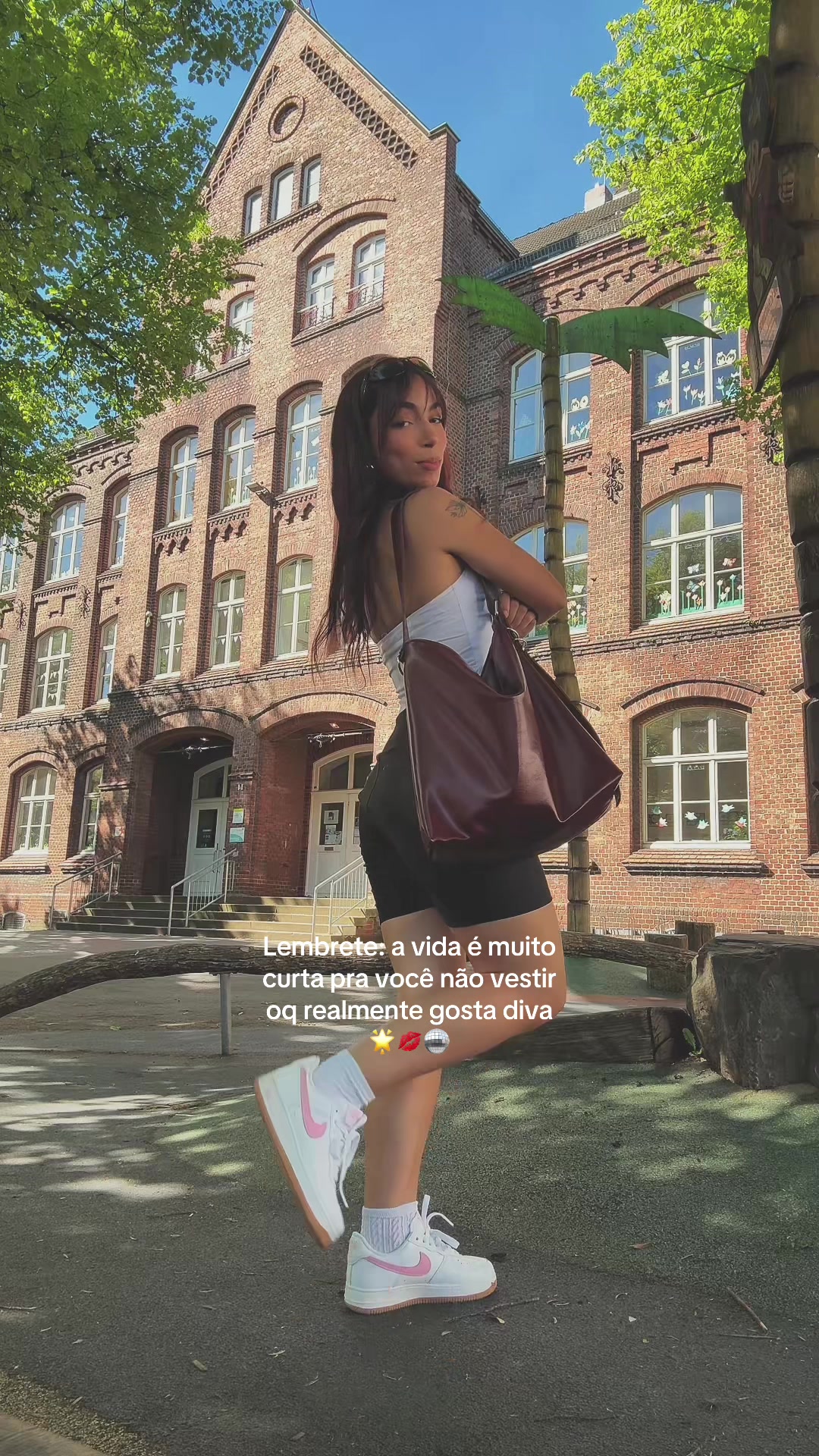 @Camille Góes 🇨🇭🇩🇪