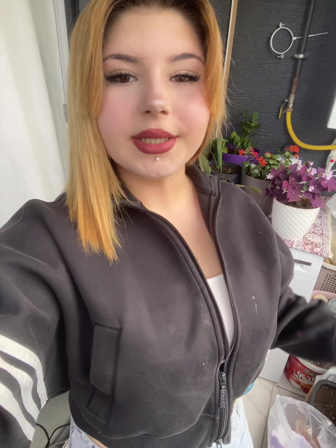 @xvazra00
