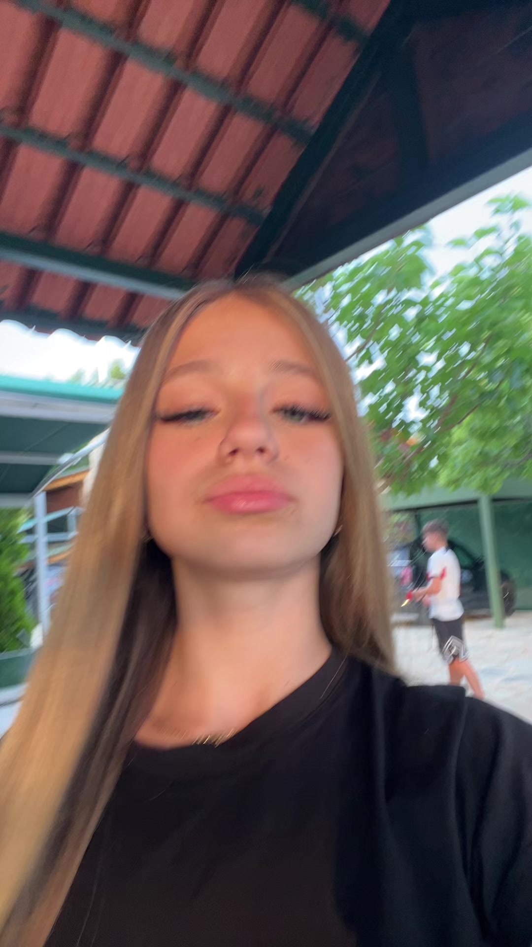 @Bella