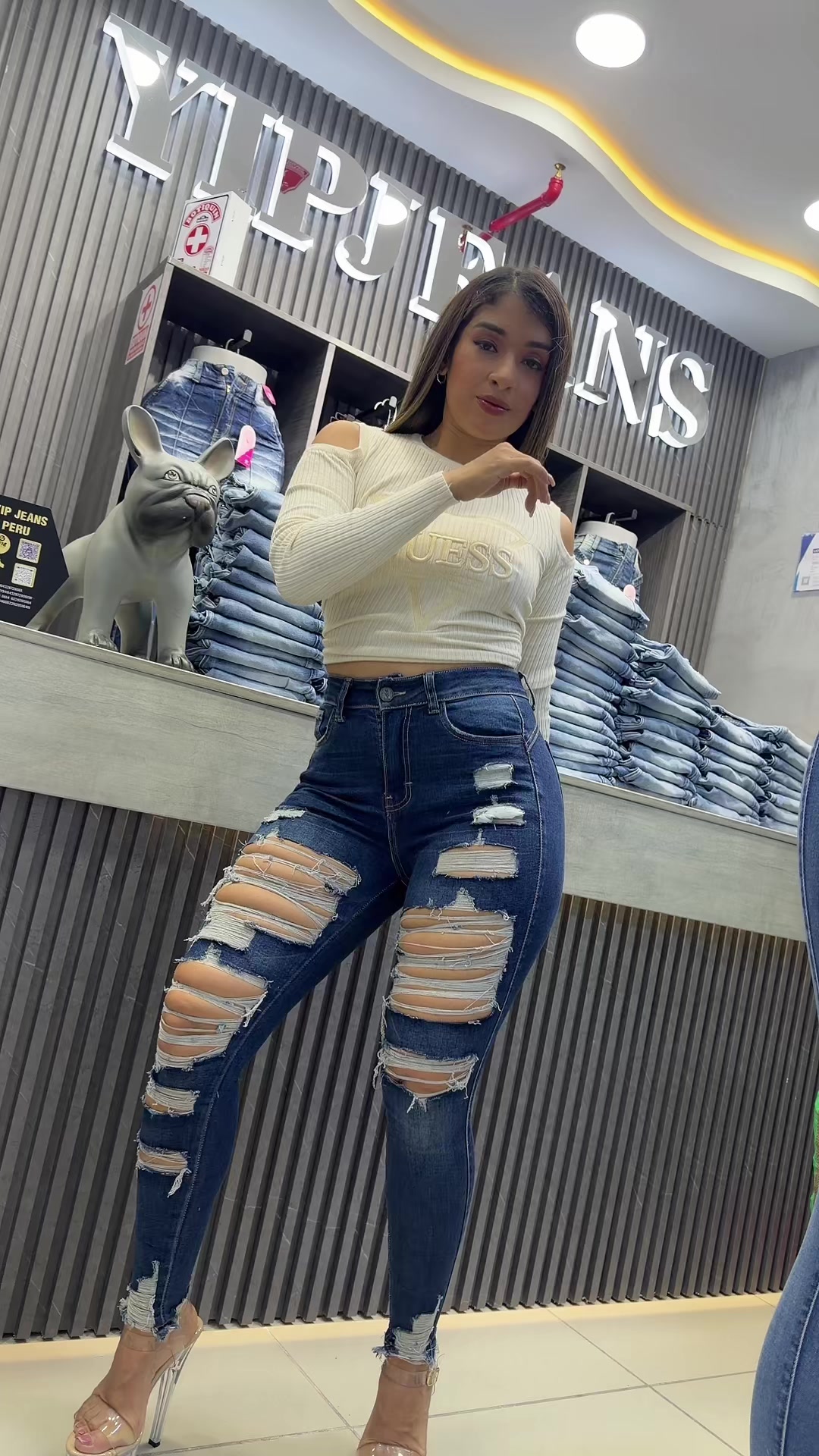 @YipJeansPeru