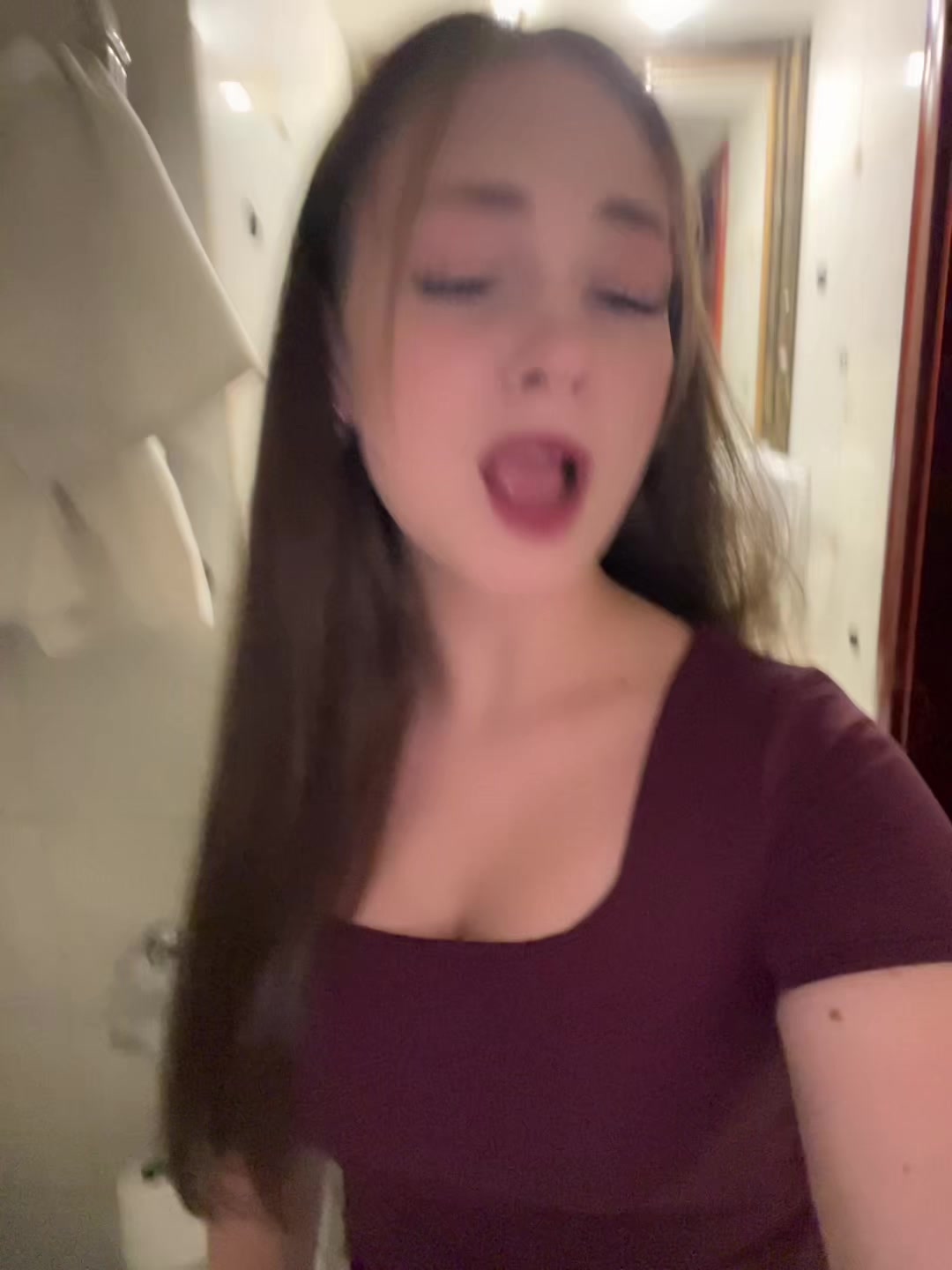 @elissew0