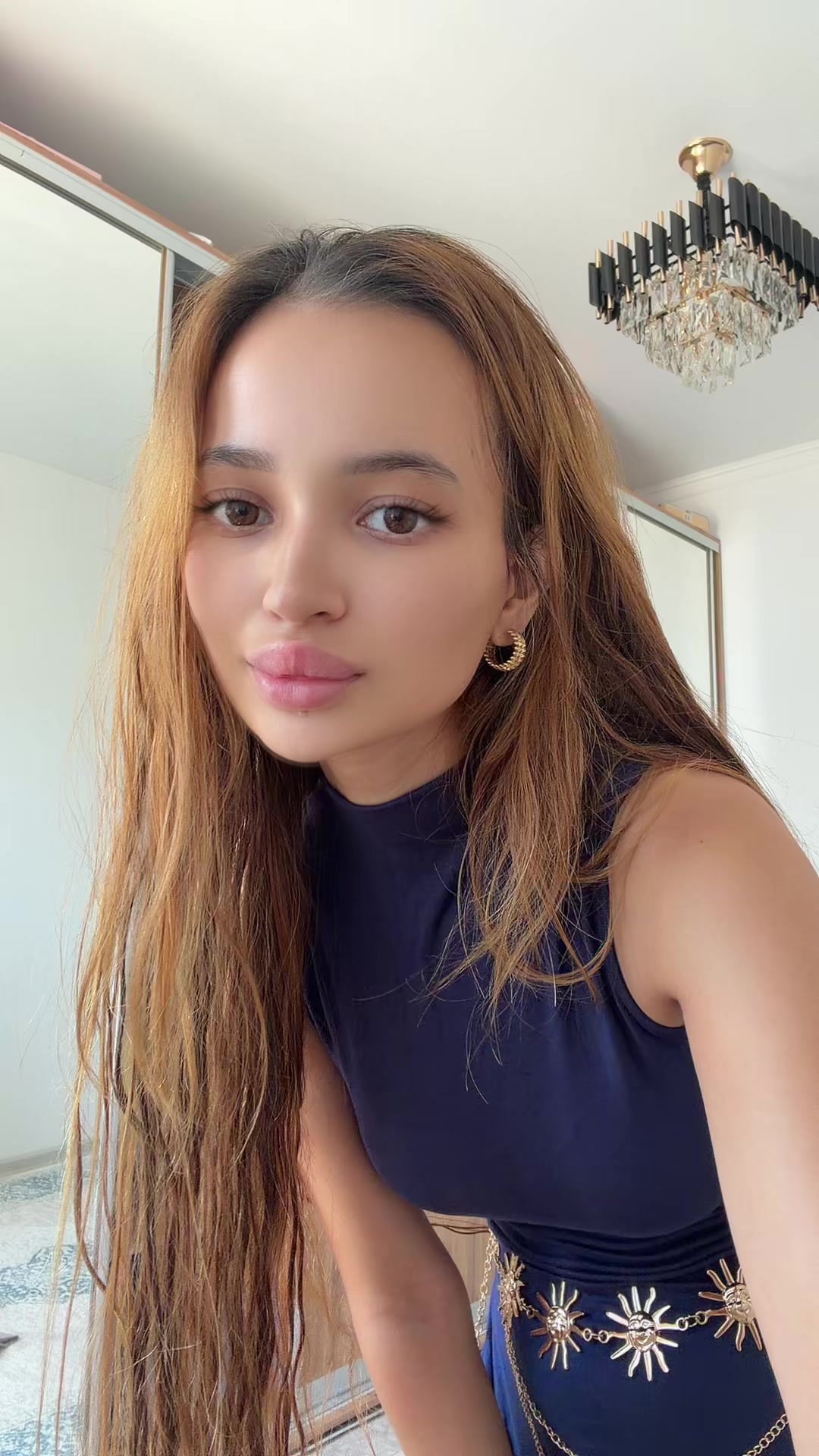 @anelaaxx