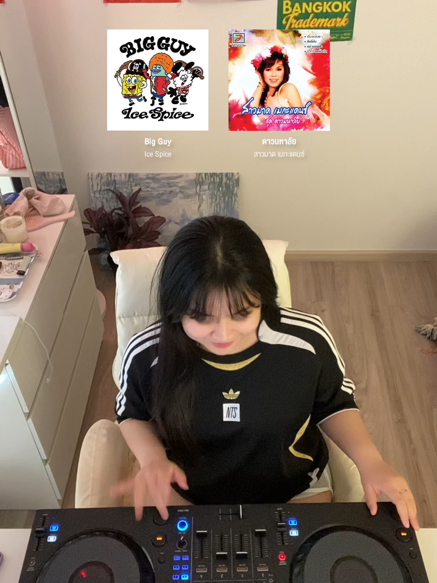 @★