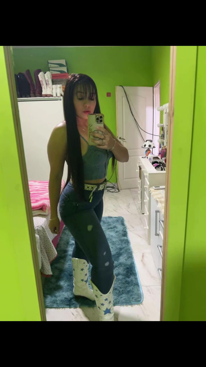 @Selena Leon