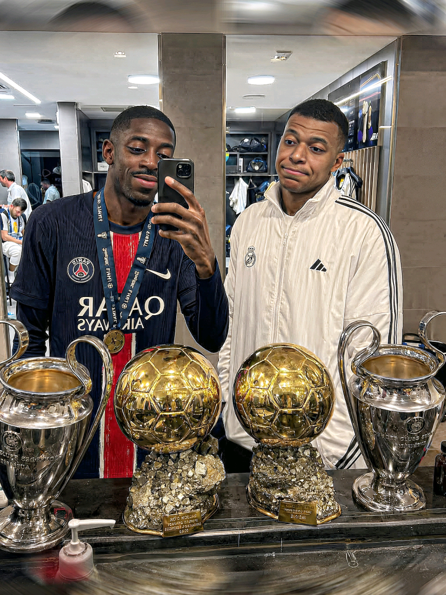 @Zakil suka Bola