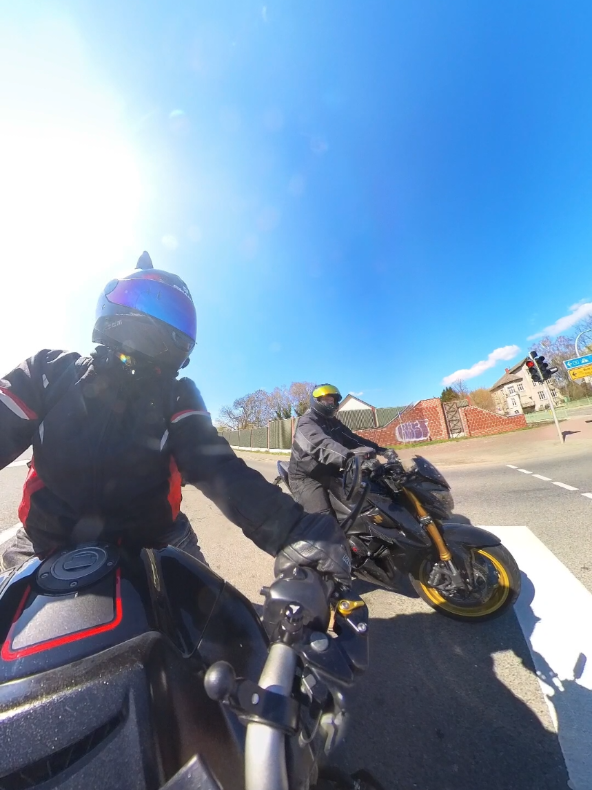 @🏍 𝕮𝖍𝖆𝖗𝖑𝖞 🏍