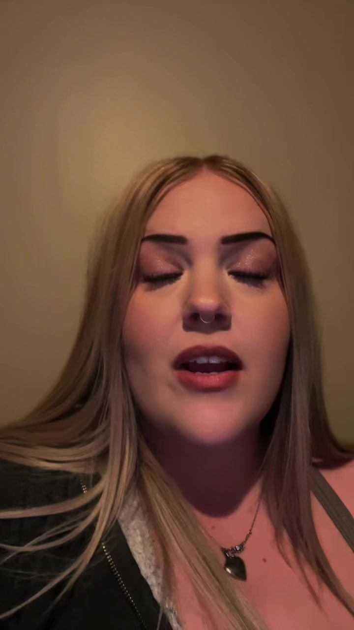 @caitlinabigale