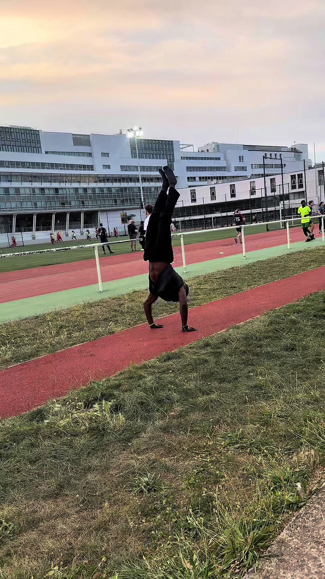 @TheLyonBlackOfficiel