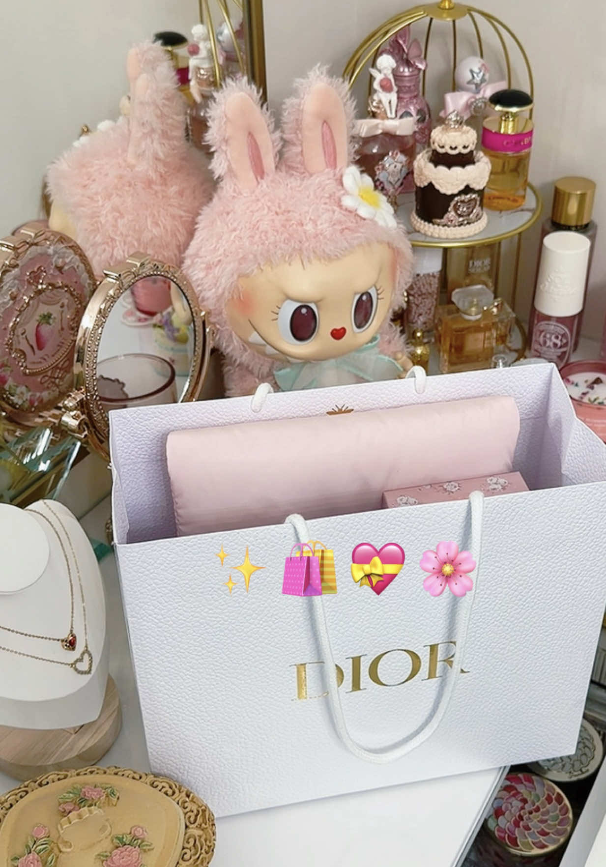 @𝕊𝕠𝕗𝕚𝕒 𝔸𝕊𝕄ℝ𝕥𝕚𝕤𝕥 🧸