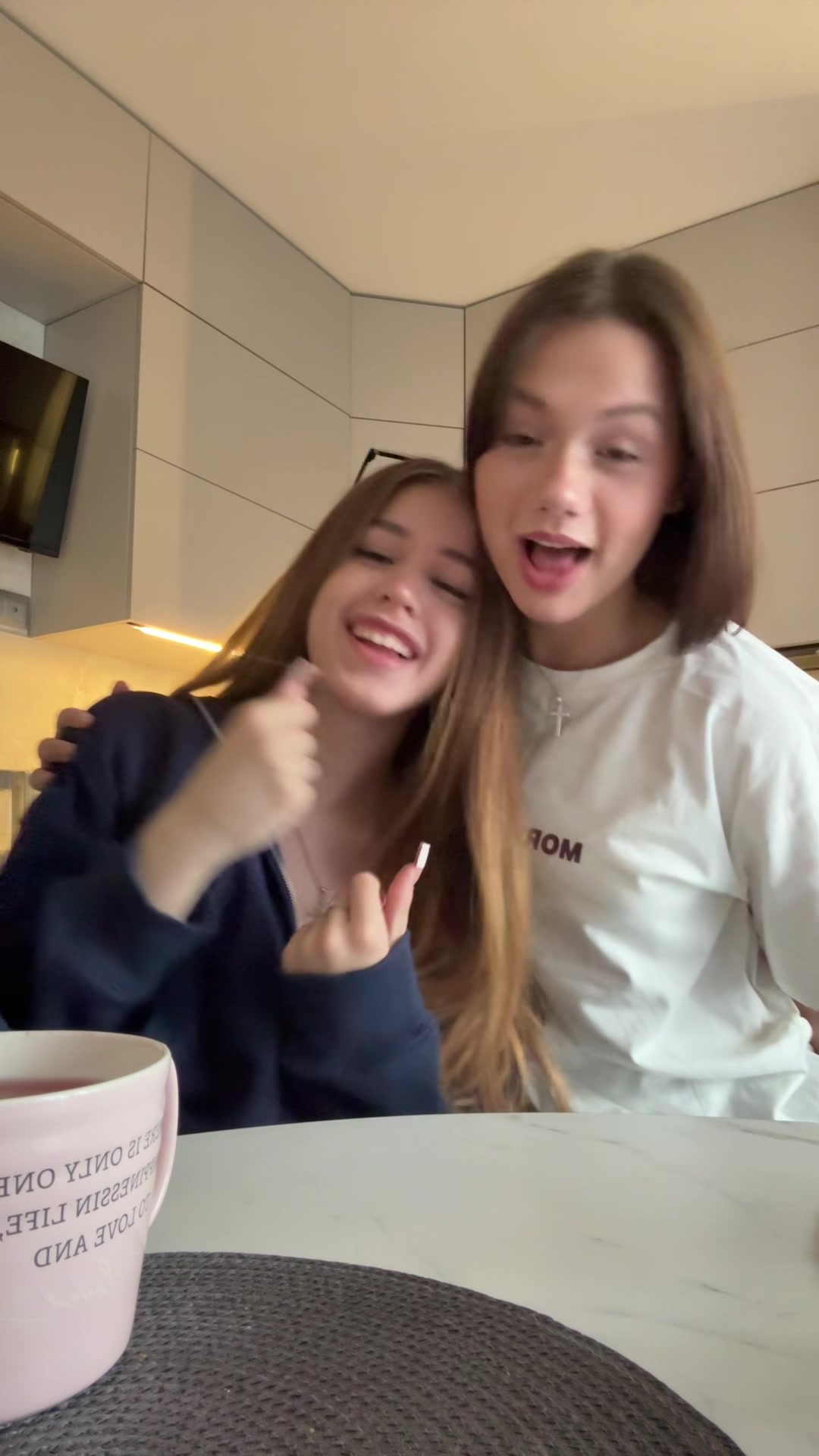 @danielaa