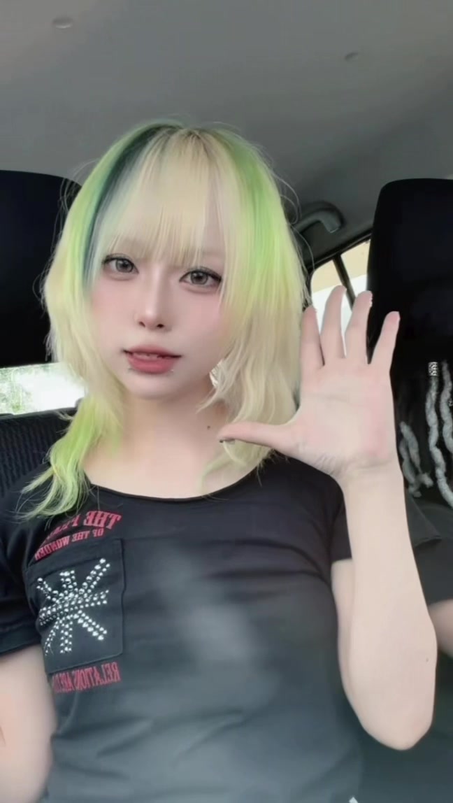 @ウル☦︎︎