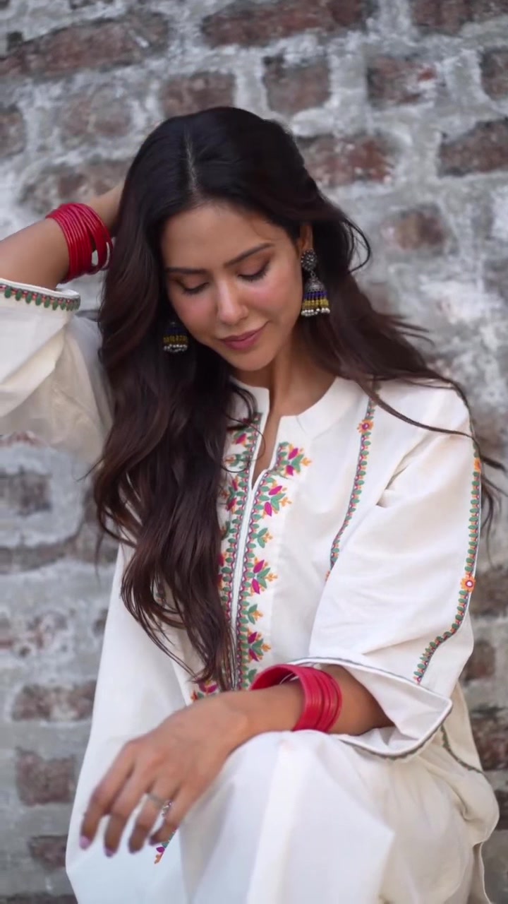 @sonam bajwa official ✅