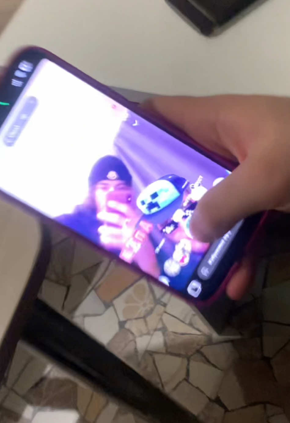 @chompik