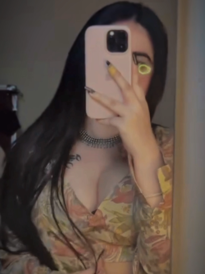 @queen of world