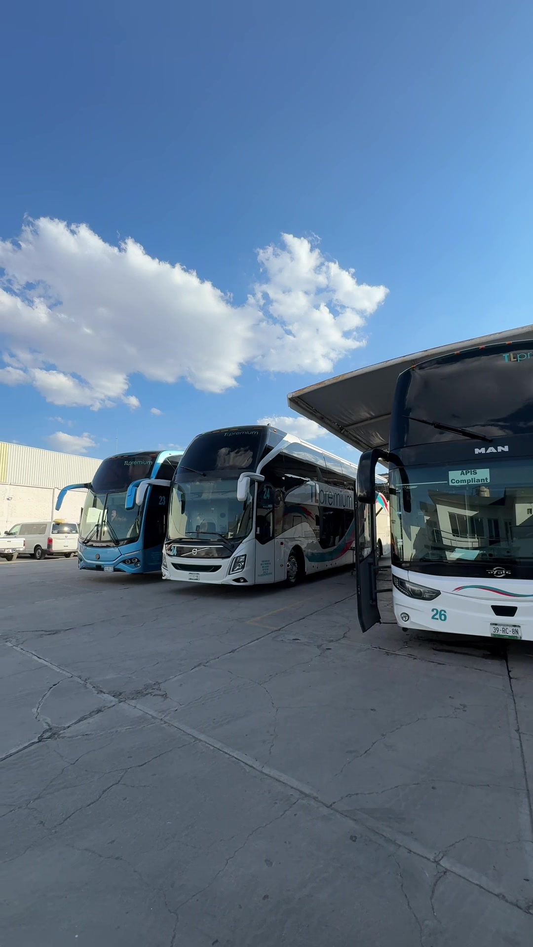 @TLpremium Buses