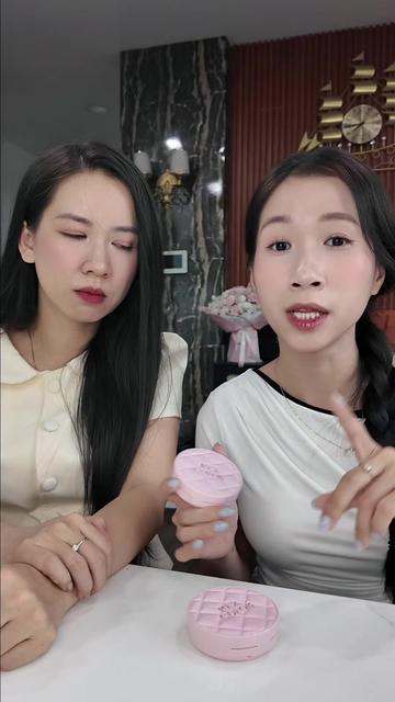@Chị La em Zo