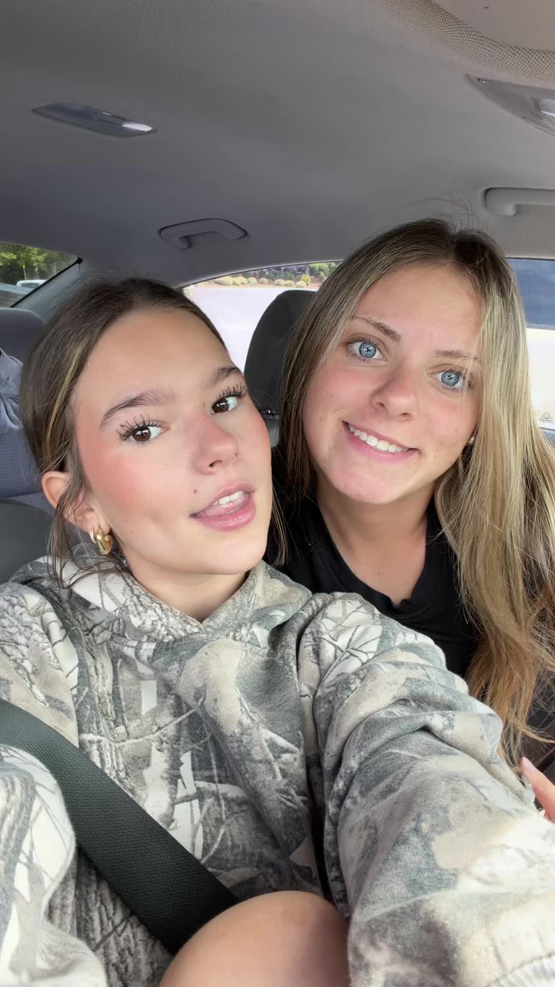 @skyelynn