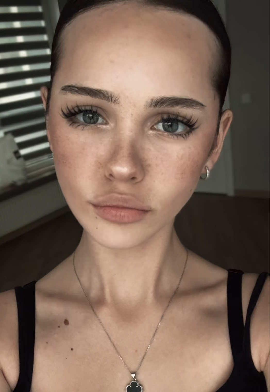 @Маня мур 🌼