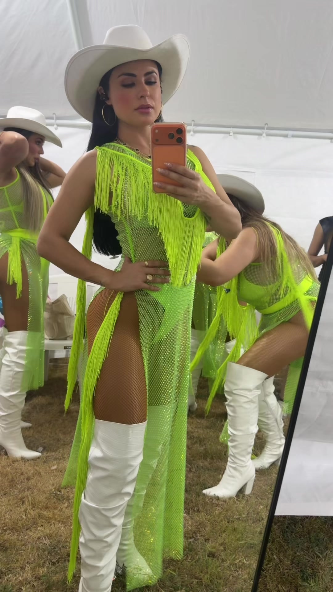 @Bellafabyoficial