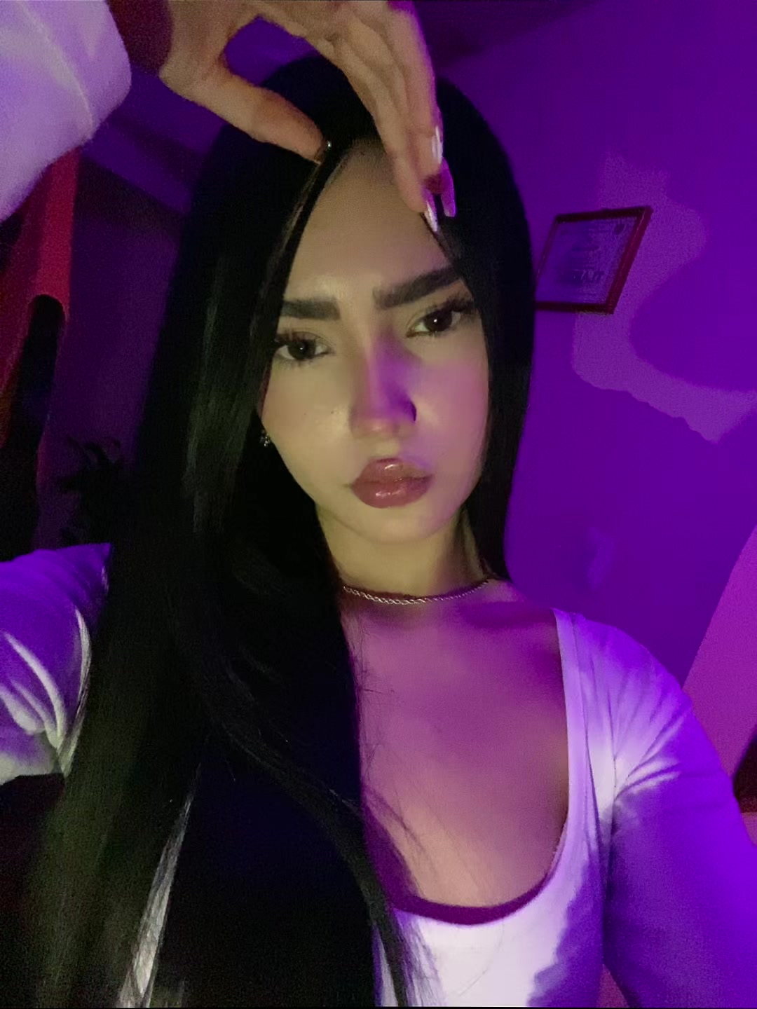 @nicoleerz