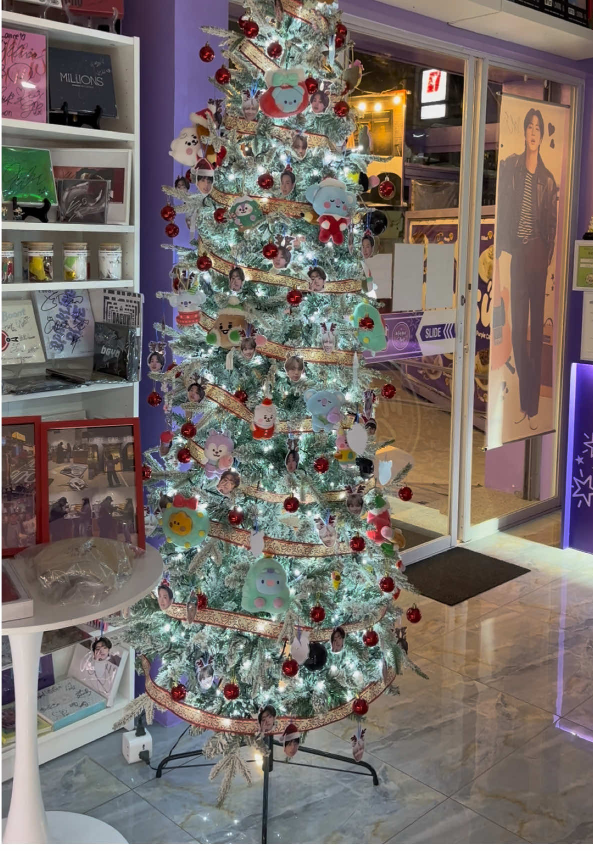 @OT7 Purple Cafe