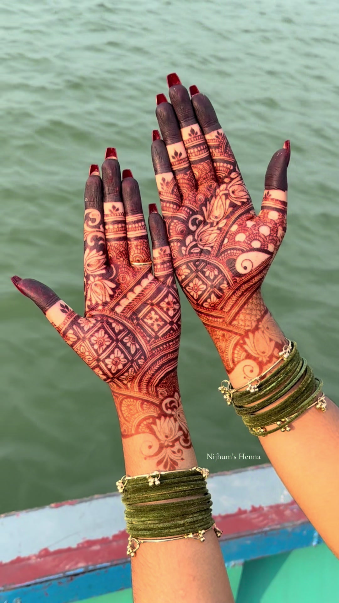 @𝓝𝓲𝓳𝓱𝓾𝓶’𝓼 𝓗𝓮𝓷𝓷𝓪