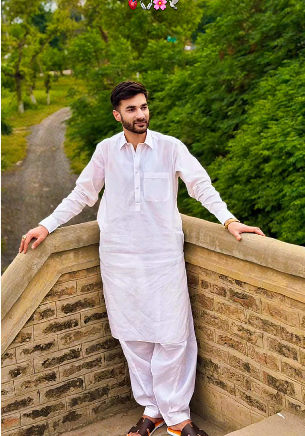 @Adv Malik Anees Jaura
