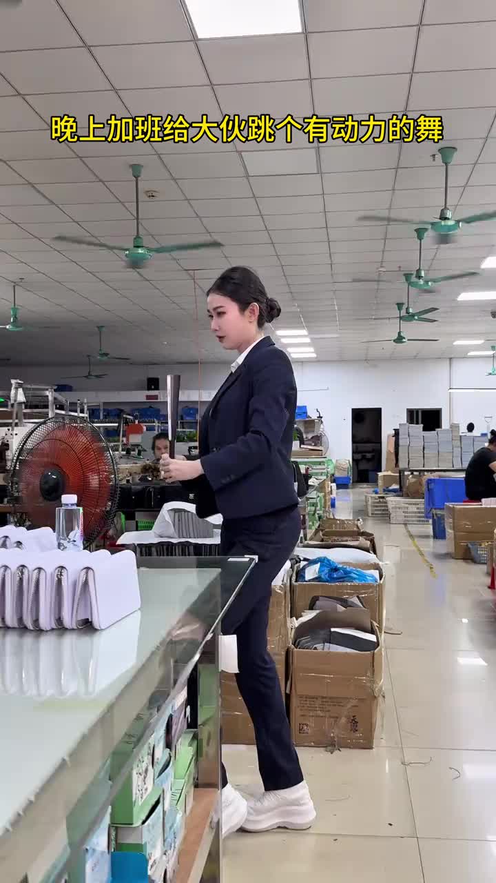 @Sally 雪莉 大笑笑