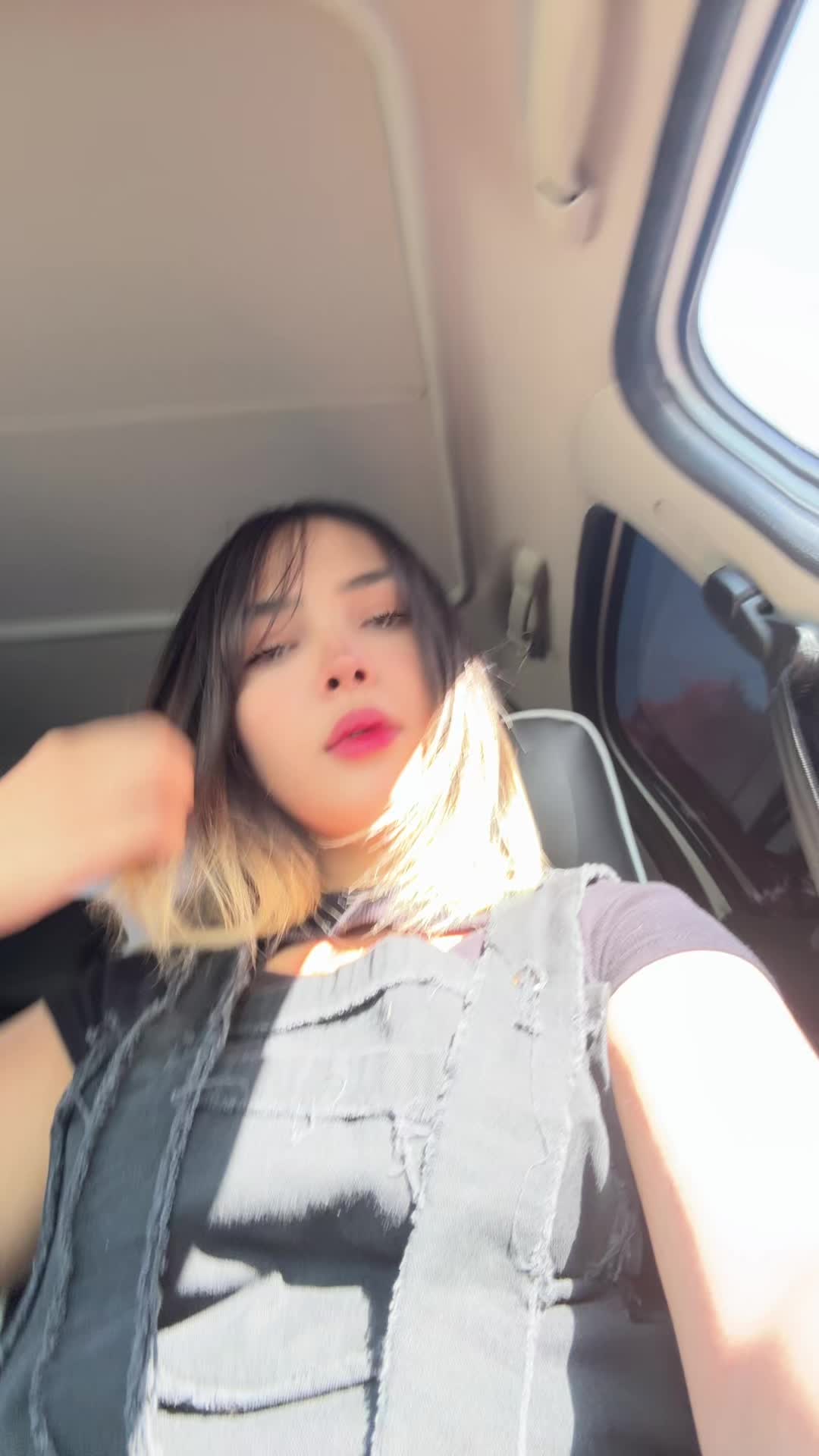 @thnasti_