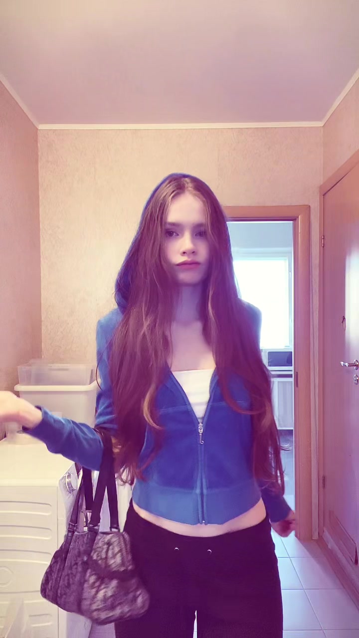 @юля