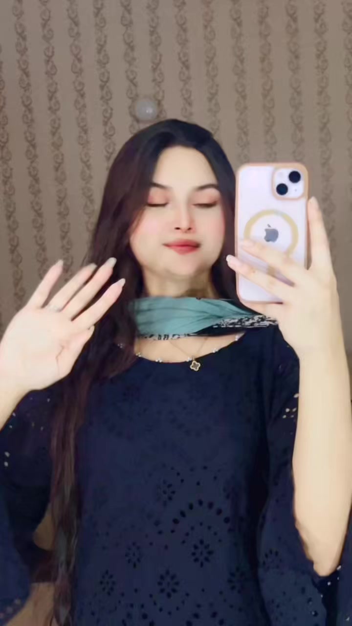@Emaan🕊️✨
