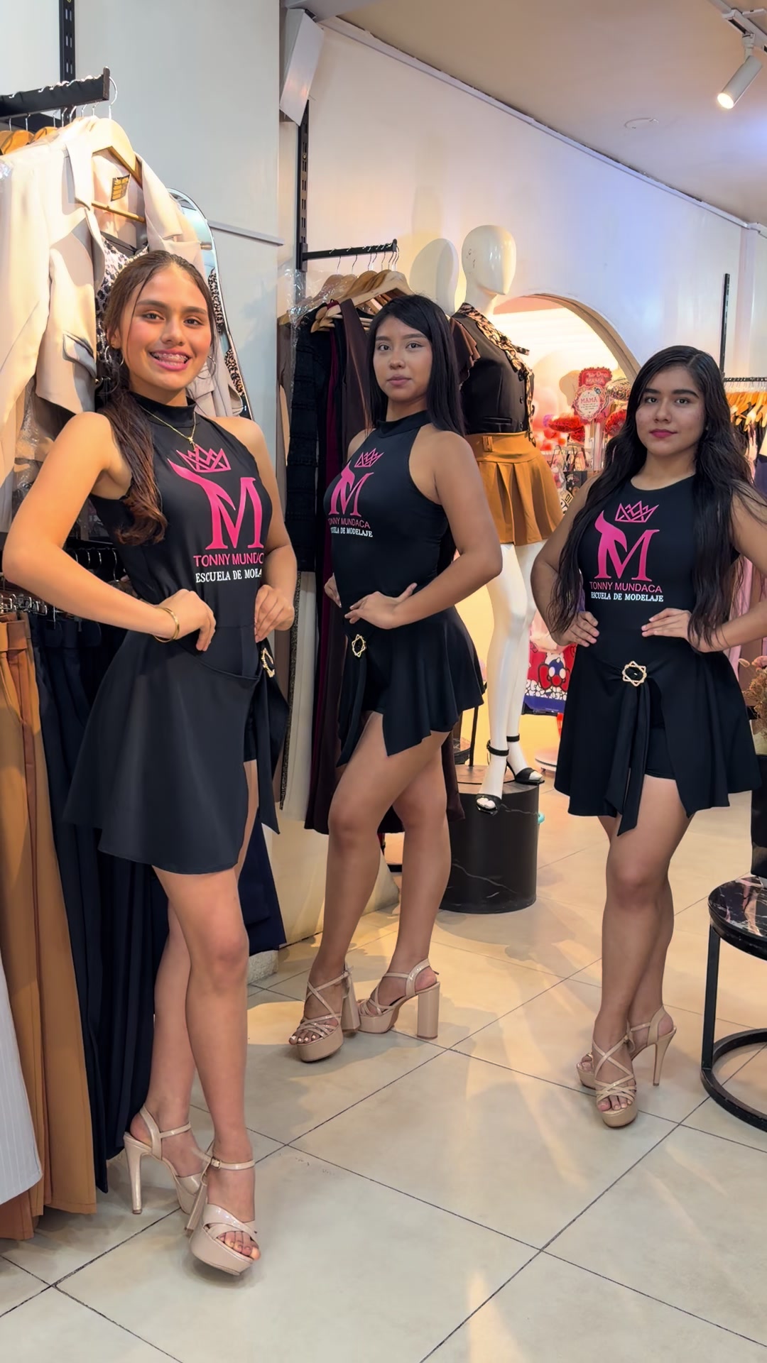 @EscuelaDeModelajeTonnyMundaca