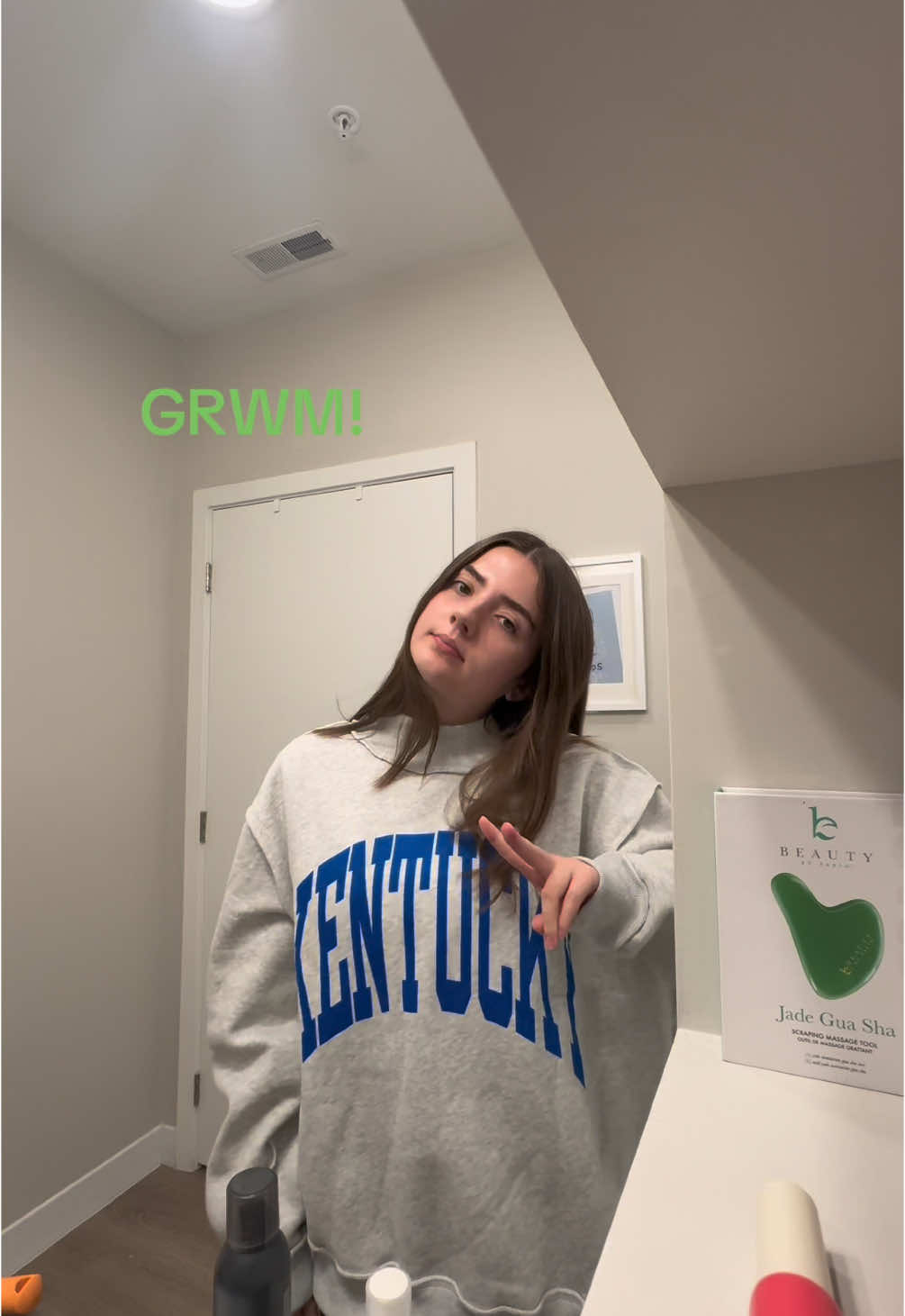 @caitlinncarmodyy