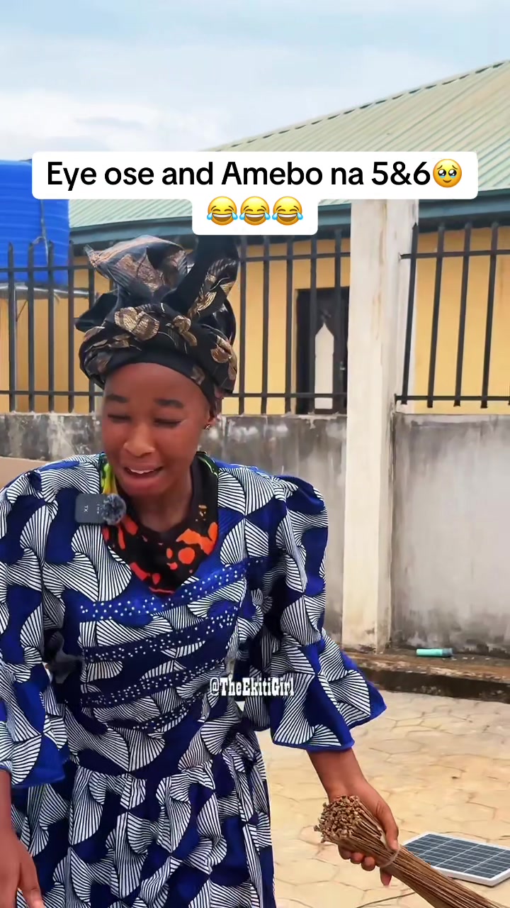 @AYOMIDEY THEEKITIGIRL 🤡