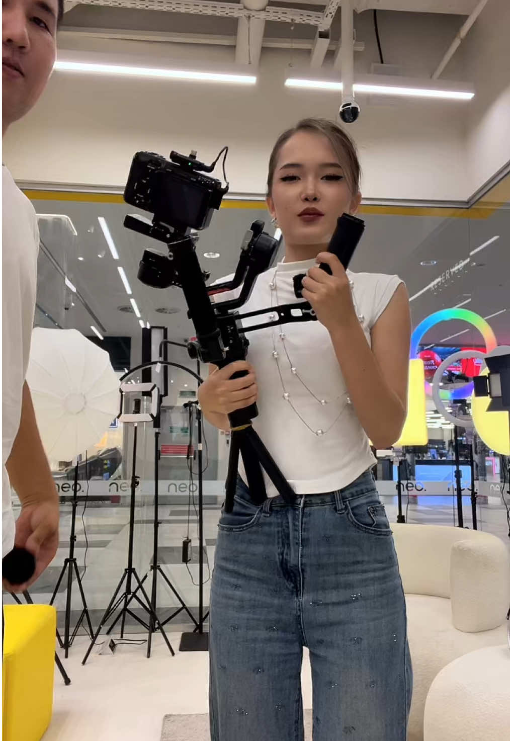 @amonie