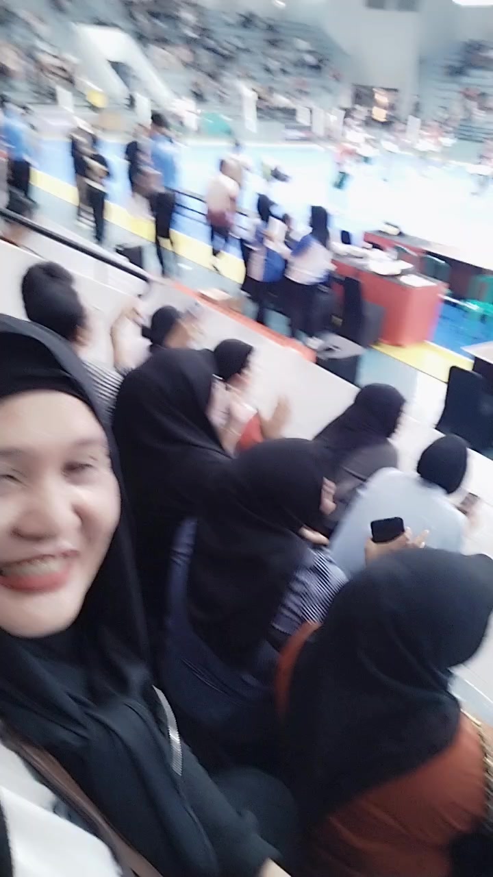 @Cewek hulu
