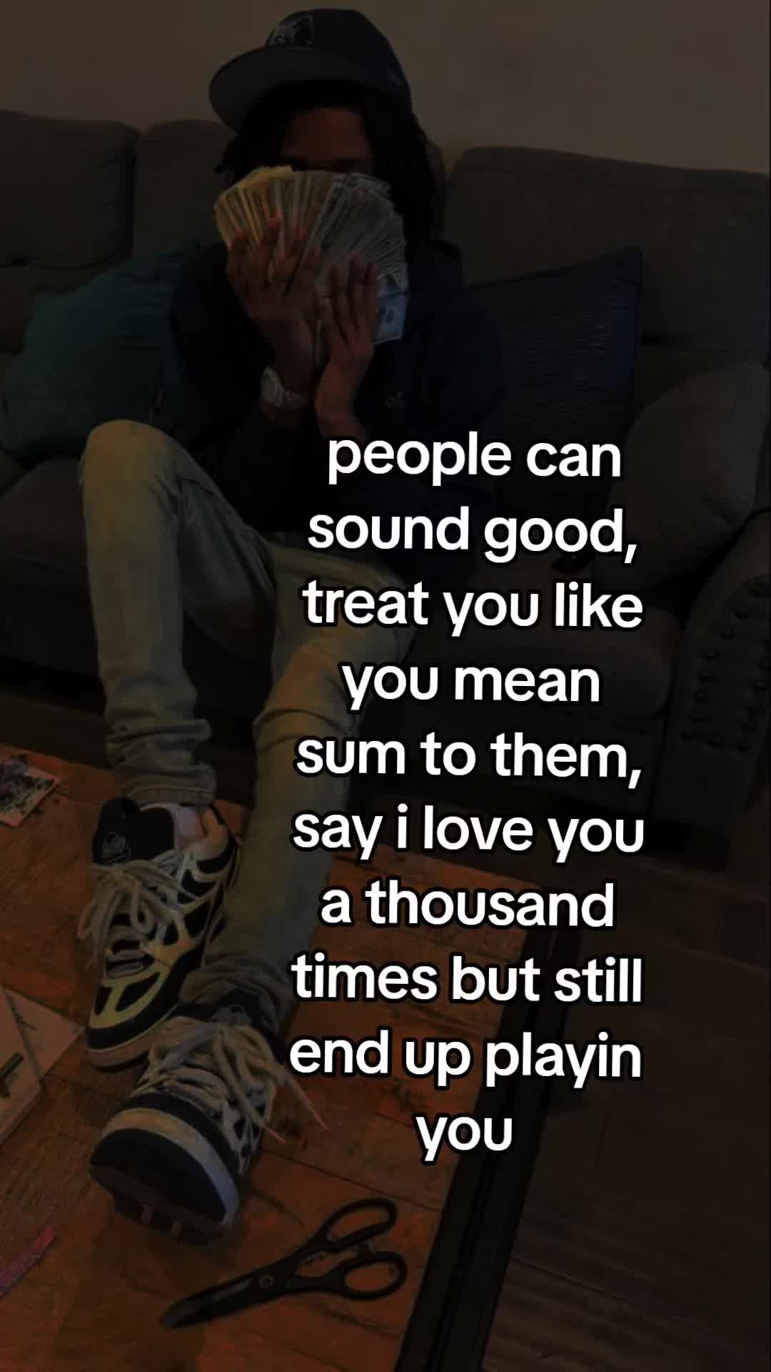 @￴