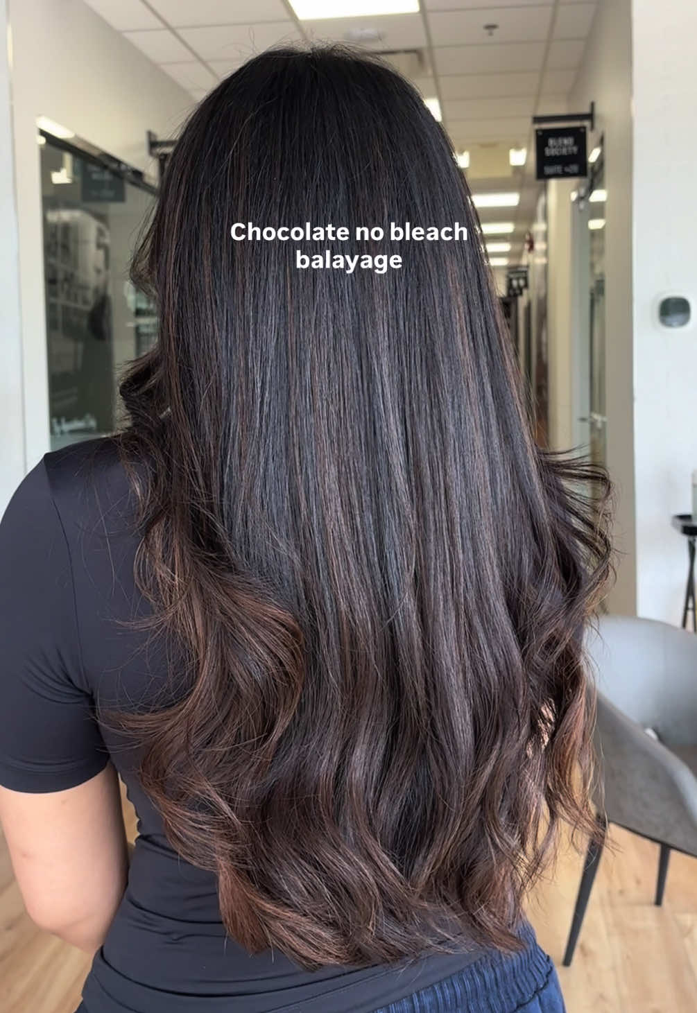 @Mya Groves | HAIRSTYLIST