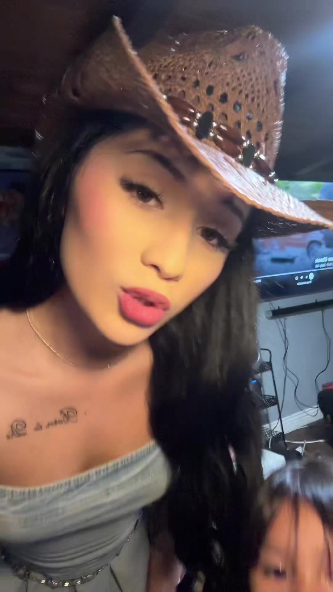 @Alexis