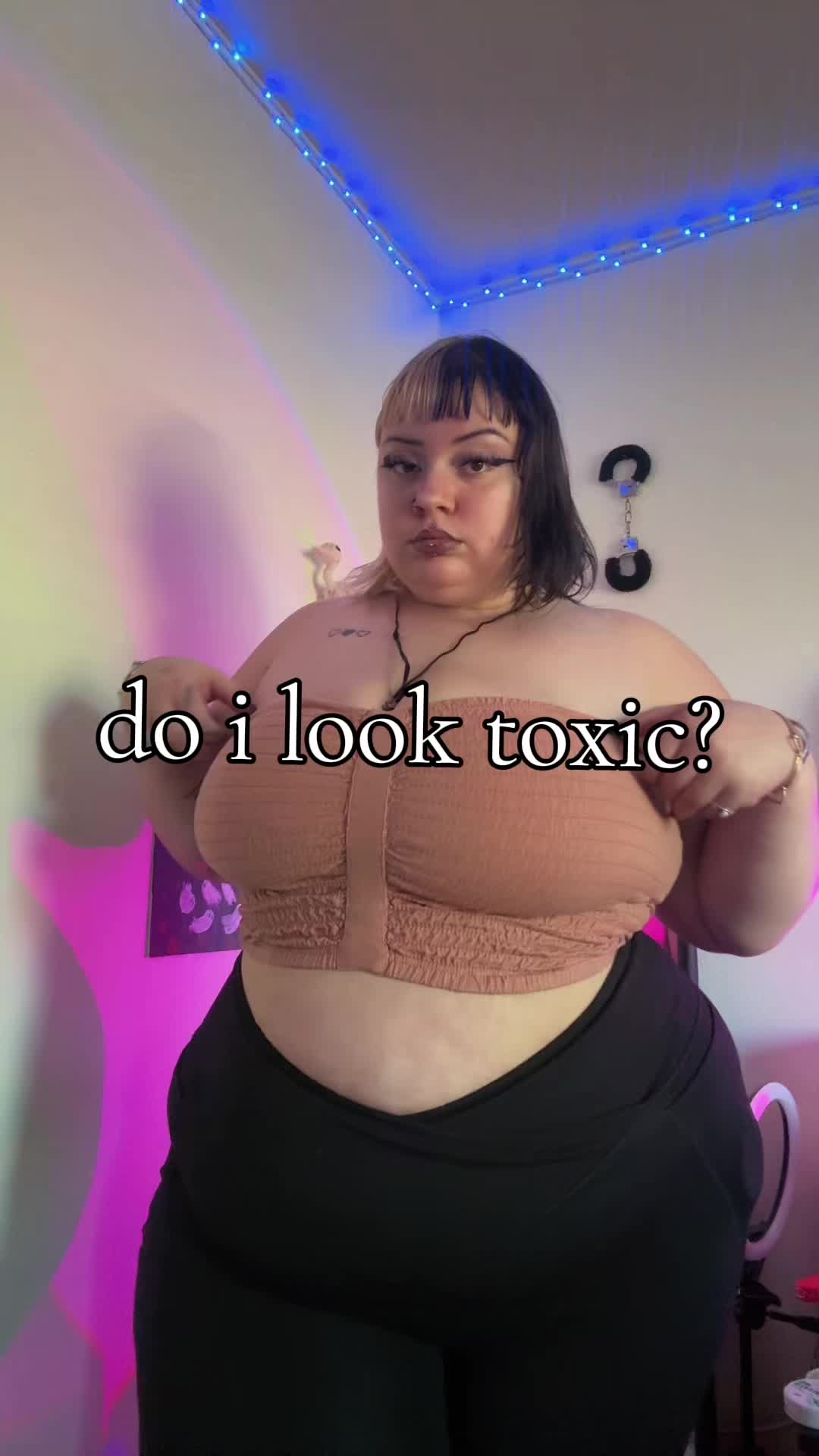 @shantellesworldd