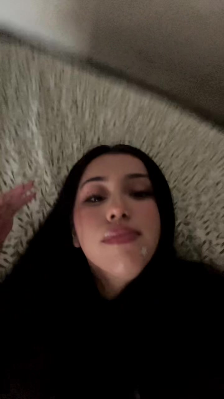 @jasmin 🍓🌛🖤