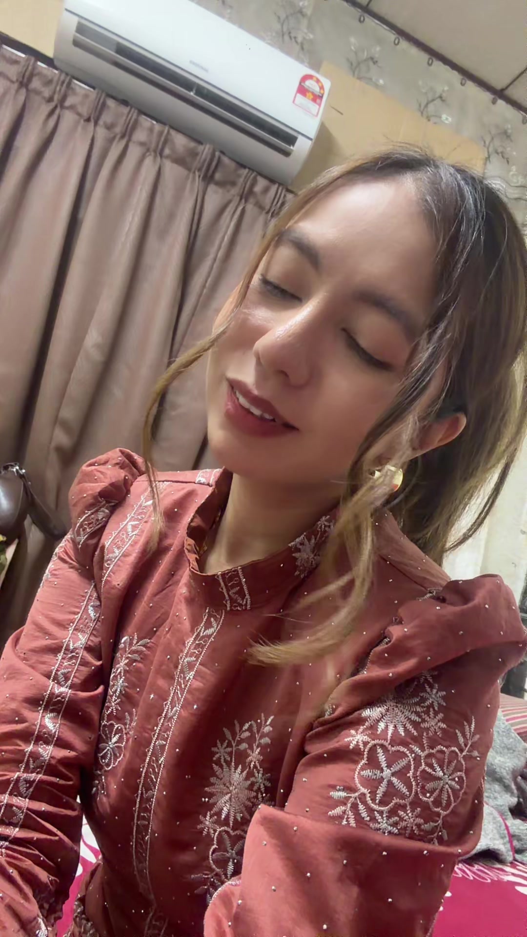@N.Ain J