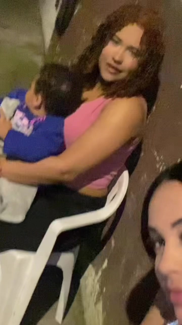 @carolainevitoria