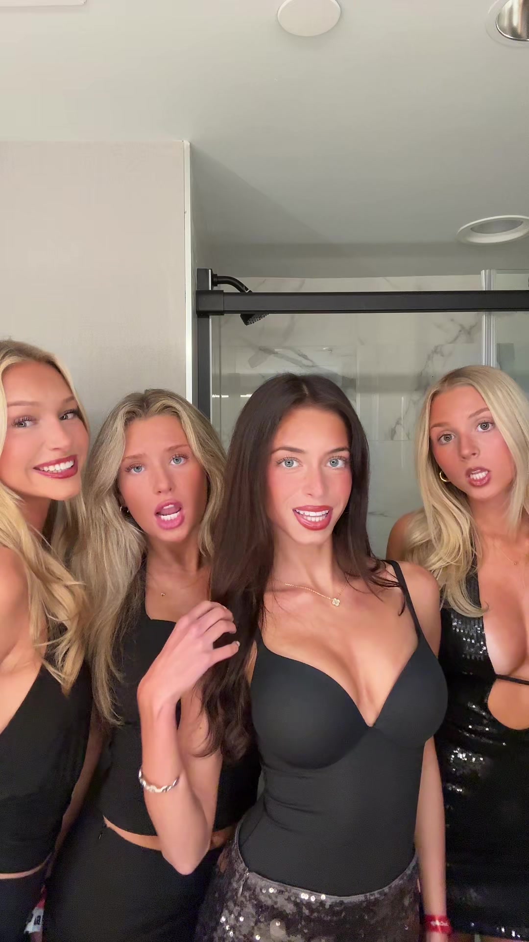 @molliesaftlas