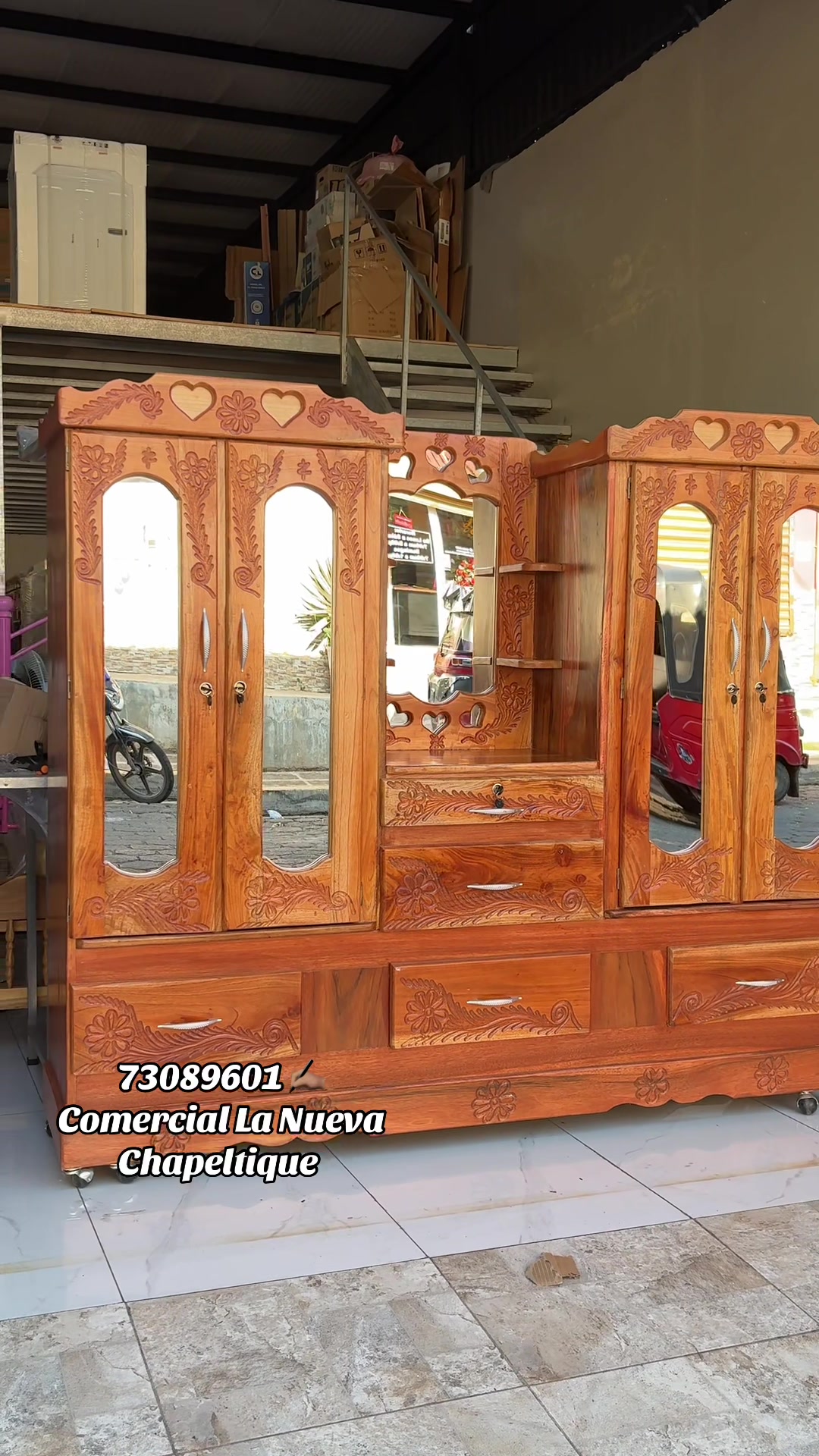 @comercial la nueva oficial1