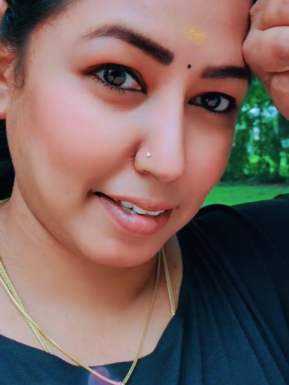 @KaraikudiPonnu_Leka