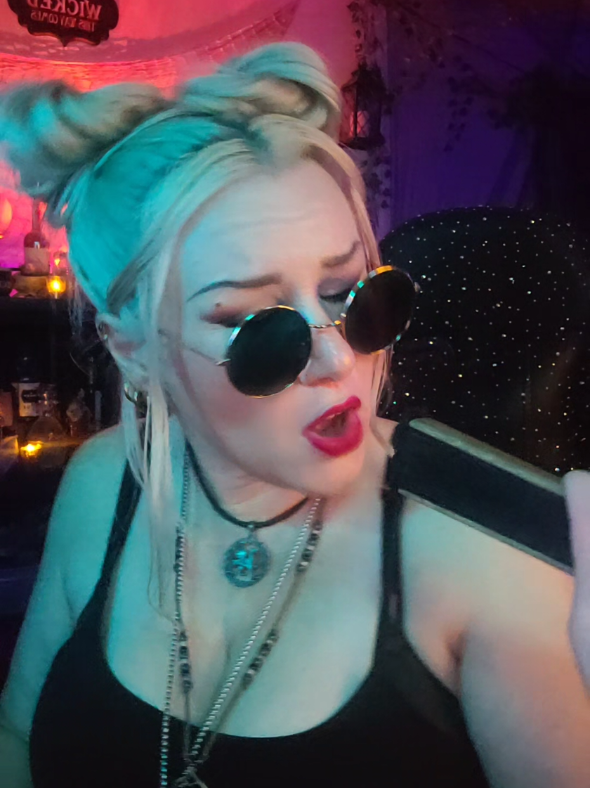 @SHAUNA 🏴☠️