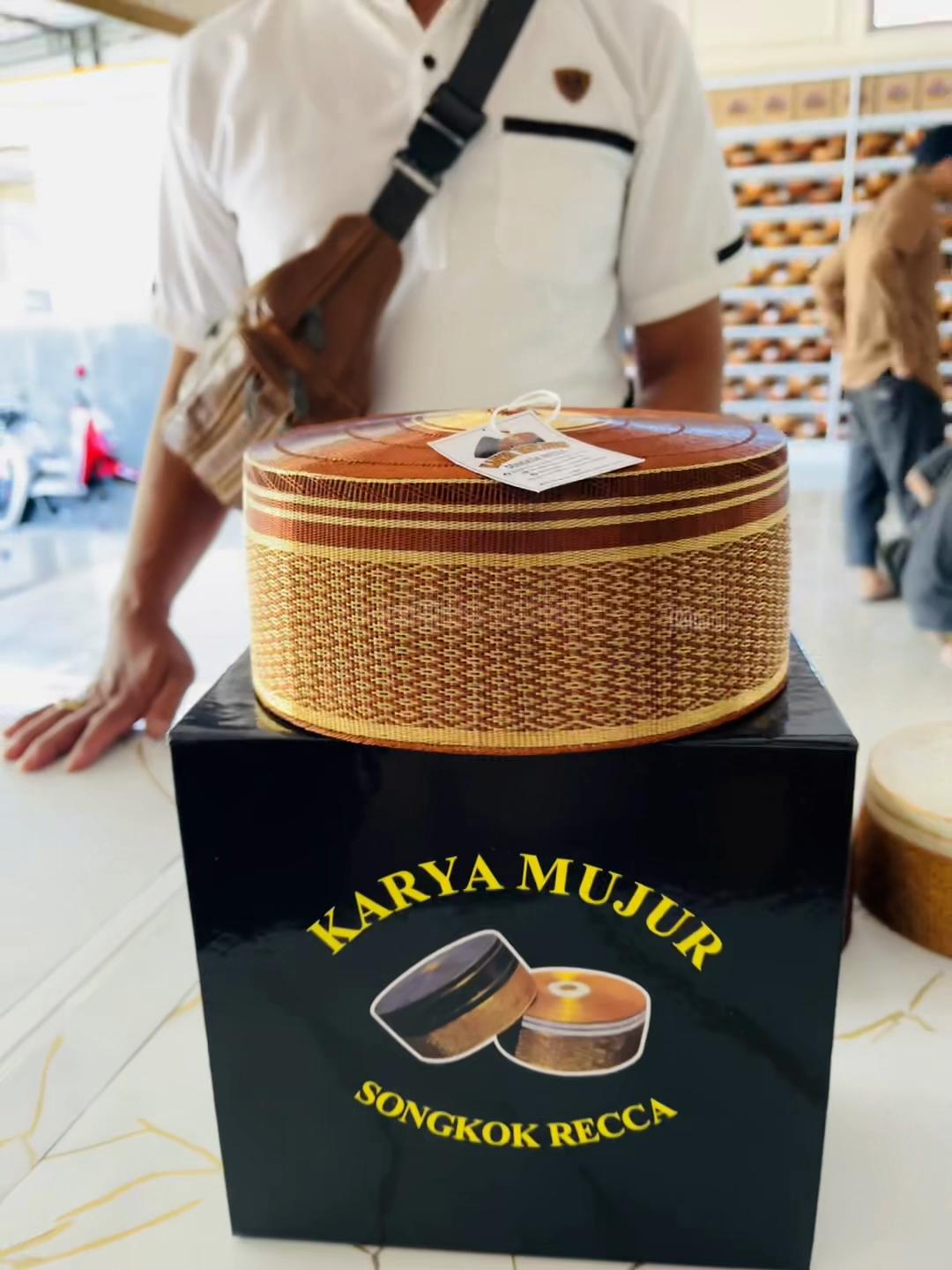 @Karya Mujur Songkok Recca