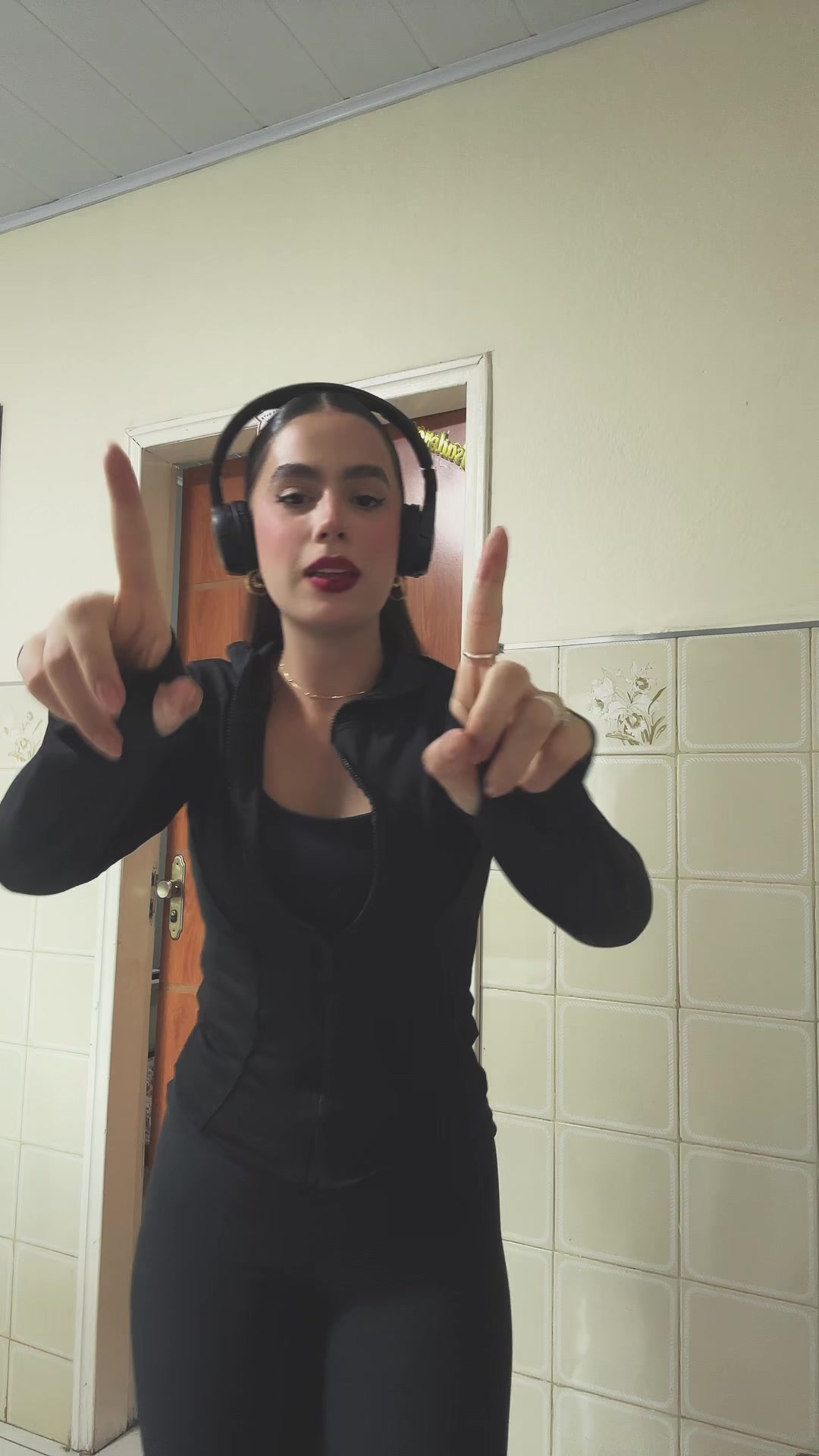 @isadora