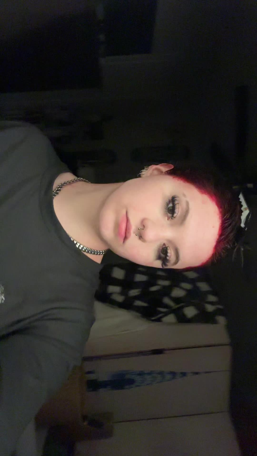 @:3